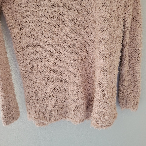 Vince Tan Peach Eyelash Shaggy Open Knit Sweater Size M Boat Neck Long Sleeves - Picture 4 of 9